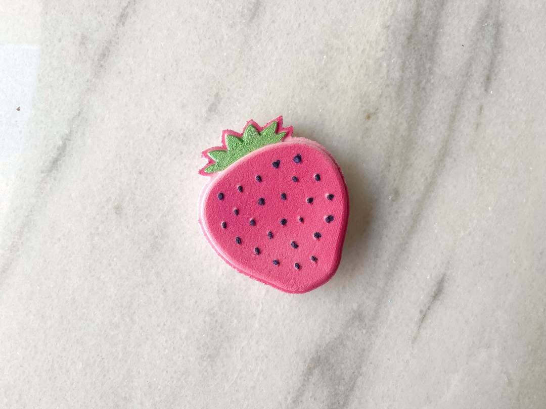 Strawberry Bath Bomb - Strawberry Scented