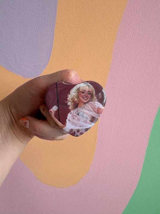 Sabrina Carpenter Kisses Button Pin
