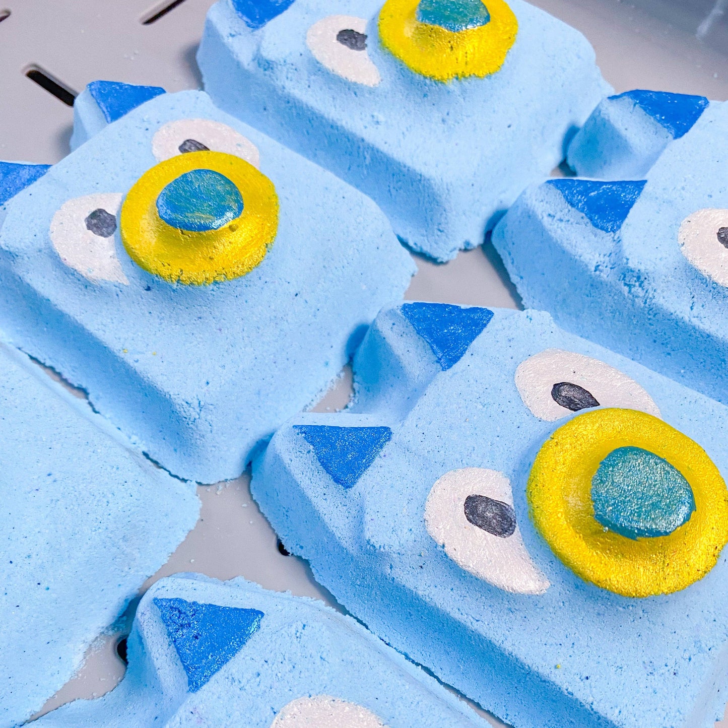 Blue Dog Bath Bomb